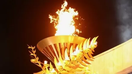 Олимпиада-2024: в Марсель прибыл факел с олимпийским огнем