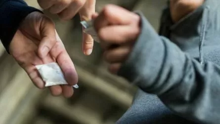 С начала года в Казахстане полиция задержала 19 подростков за участие в распространении наркотиков