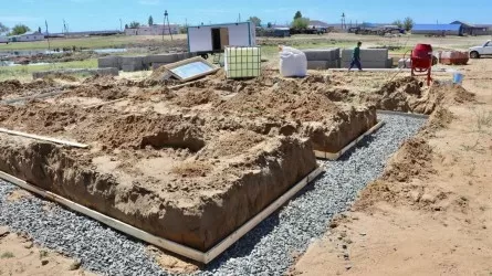 Первые дома начали строить для пострадавших от паводка в Актюбинской области 