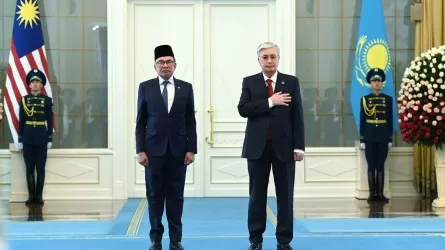 Токаев встретился с премьером Малайзии