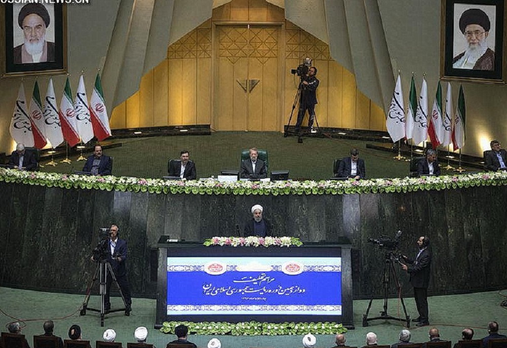 Жара, праздник, порядок: Как проходила инаугурация президента Ирана Хасана Рухани