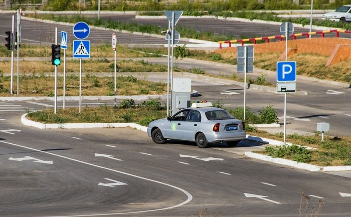 В Казахстане заработали новые правила регистрации автотранспорта и выдачи водительских удостоверений