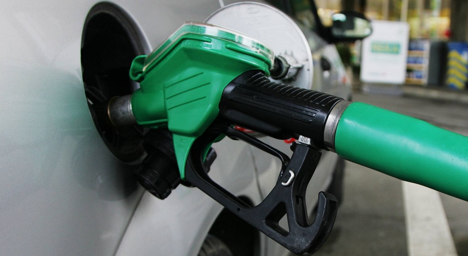 Впервые за два месяца выросли цены на бензин в Чехии  
