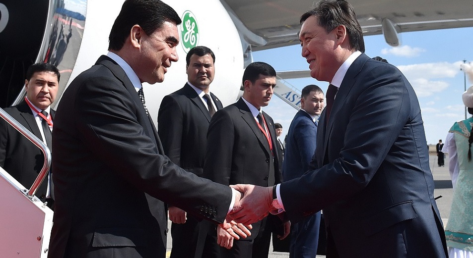 Казахстанские строители доберутся до Туркменистана