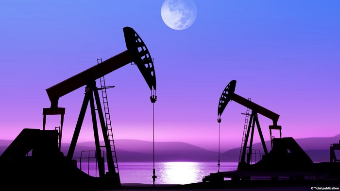 Рекордную добычу сланцевой нефти предрекают США  