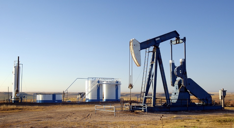 Нефть дорожает на опасениях за поставки, Brent у $90,8 за баррель