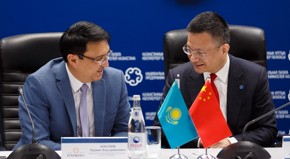 Китайцы могут помочь продать казахстанские товары