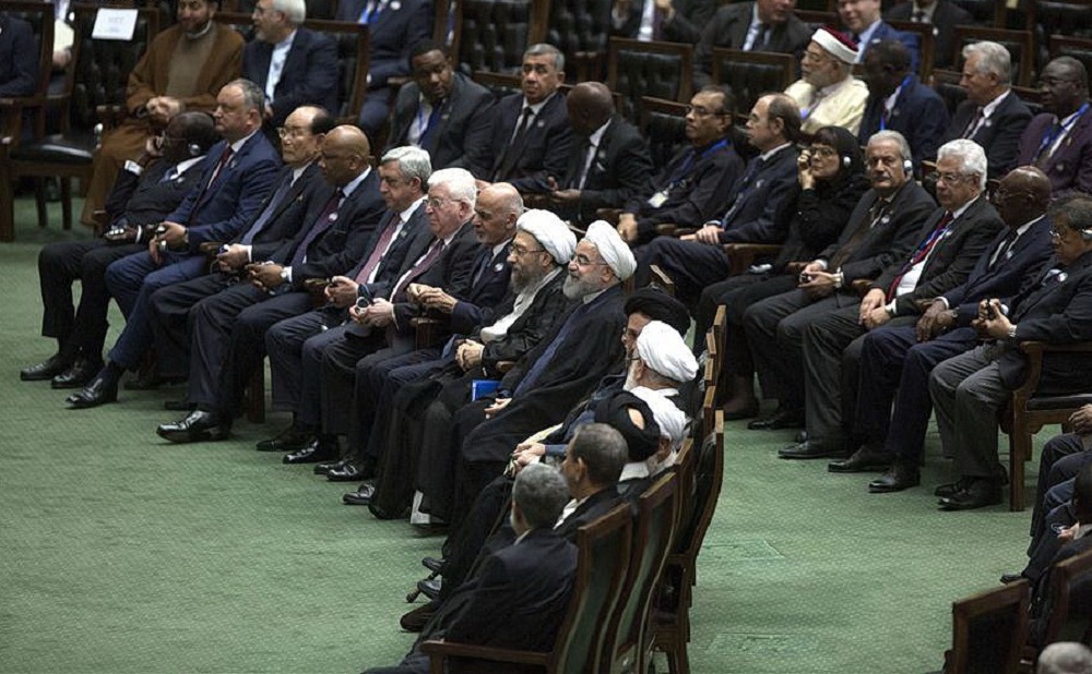 Жара, праздник, порядок: Как проходила инаугурация президента Ирана Хасана Рухани