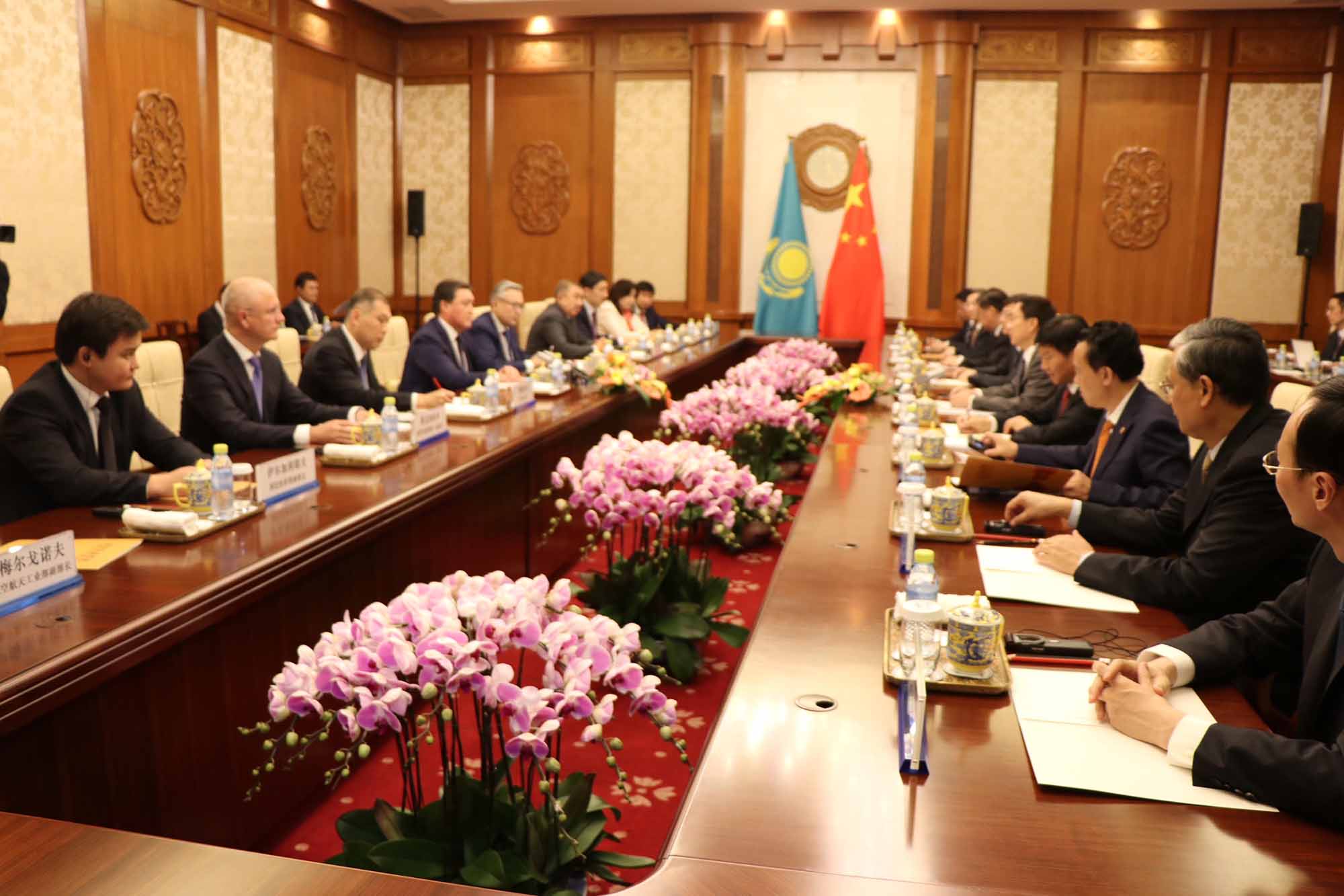Казахстан и Китай договорились о реализации проектов на $1,9 млрд 
