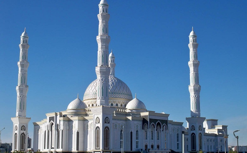 Поздравил мусульман с наступающим праздником Курбан-айт верховный муфтий Казахстана 
