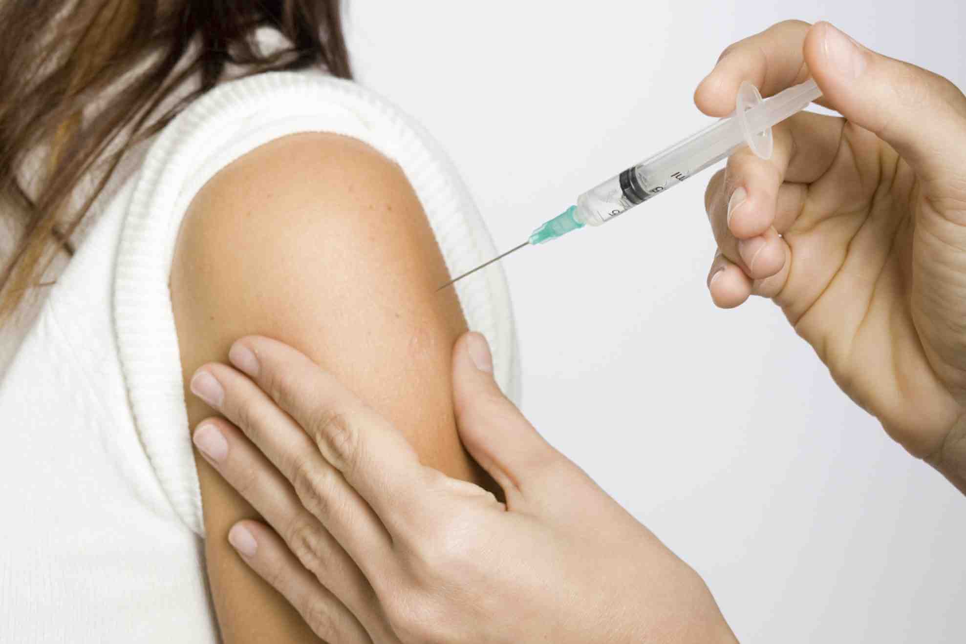 Штраф за отказ от прививок могут ввести в Казахстане
