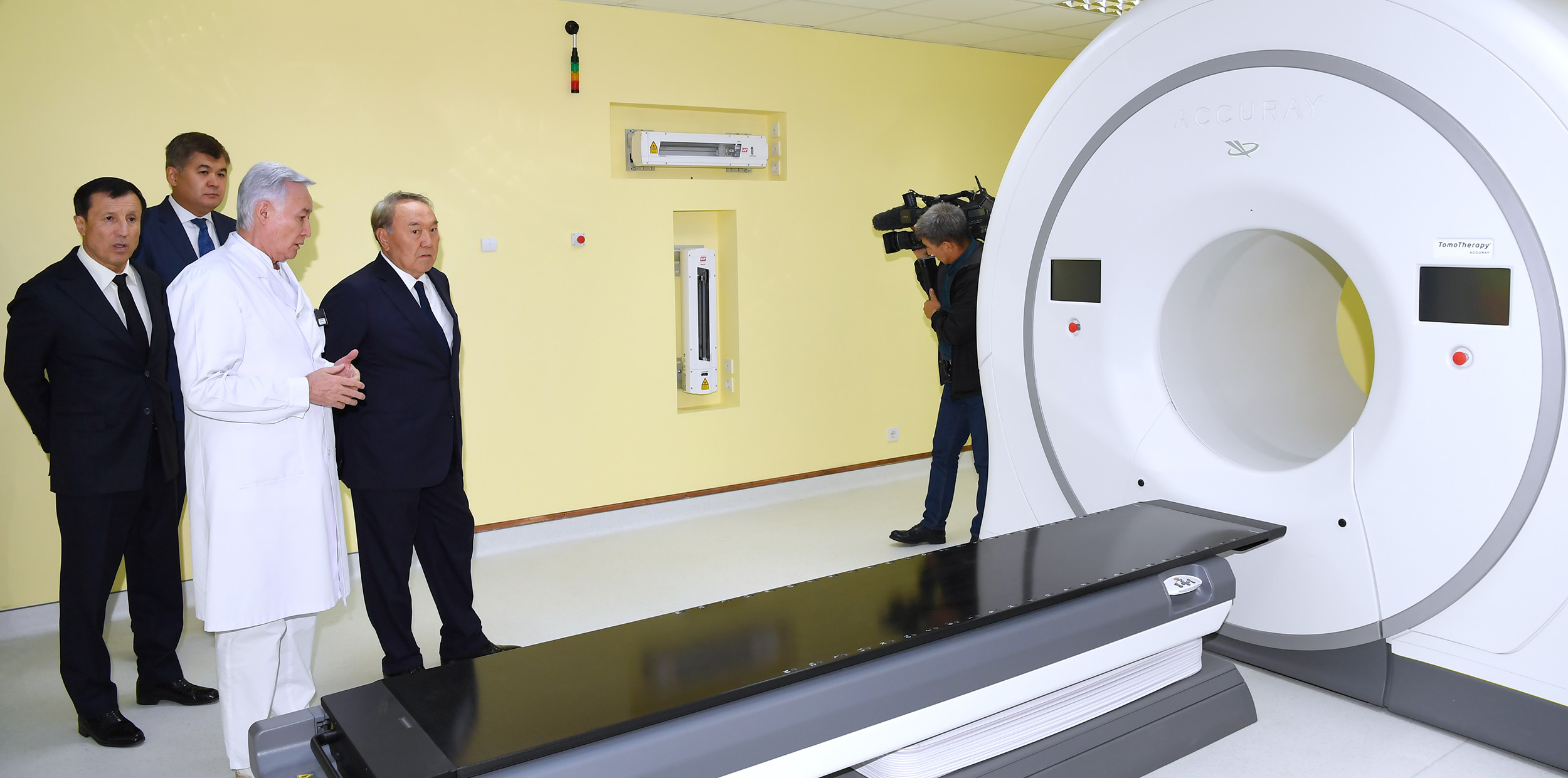 Назарбаев отметил важность современных подходов при диагностике и лечении онкозаболеваний