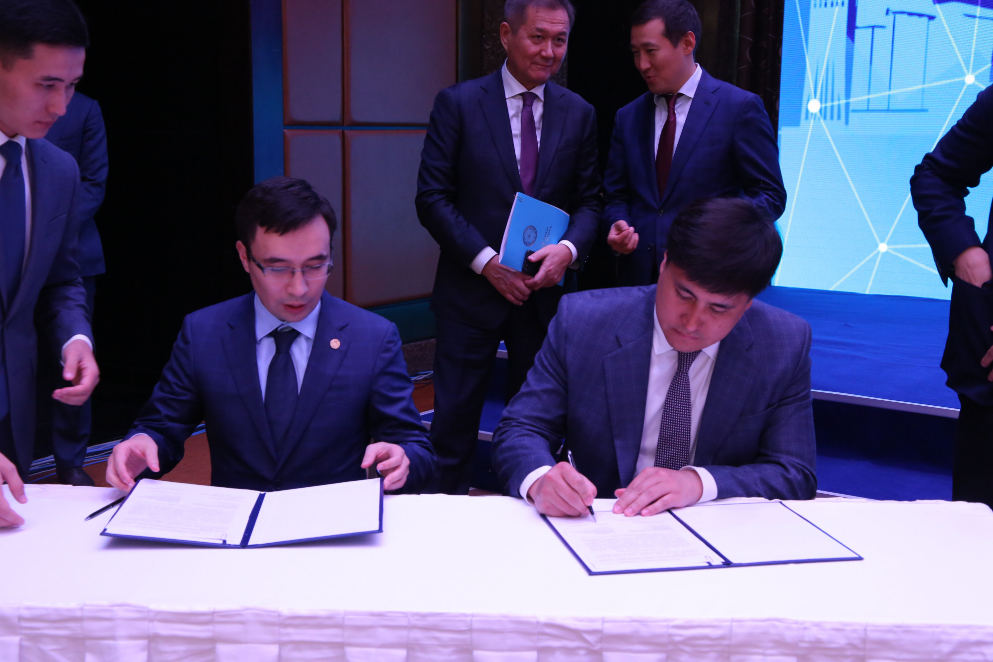 Астана и Алматы подписали документы о сотрудничестве на сумму более 24 млрд тенге 