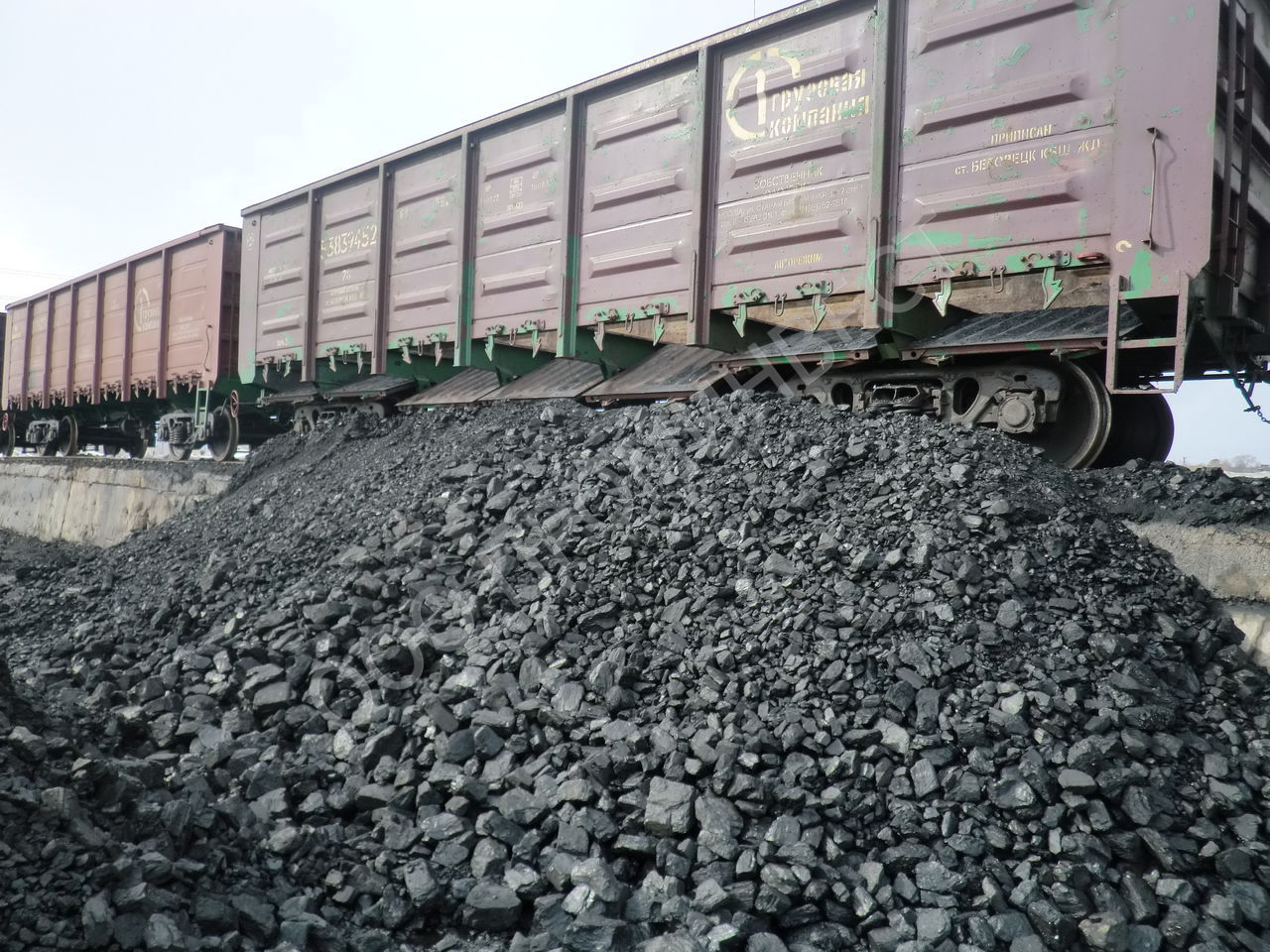 "КТЖ" отмечает рост перевозок угля на фоне перераспределения закупок на лето