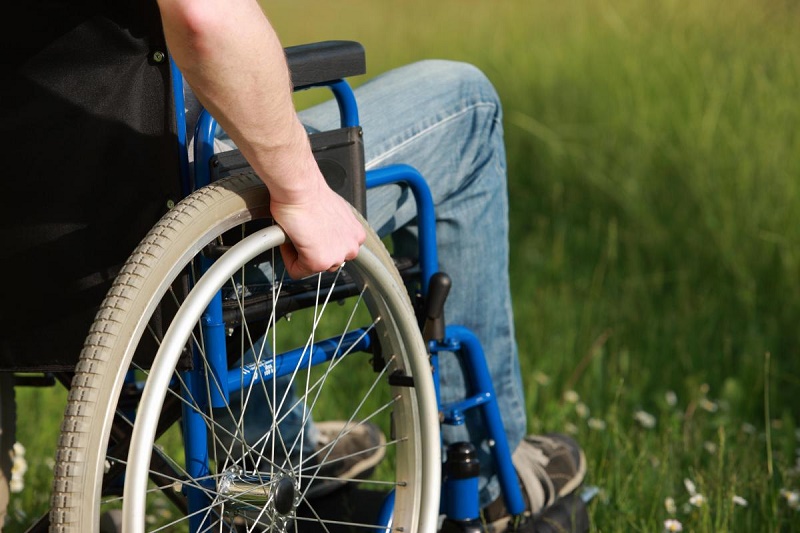 Лишившийся ног предприниматель трудоустраивает инвалидов в Актюбинской области
