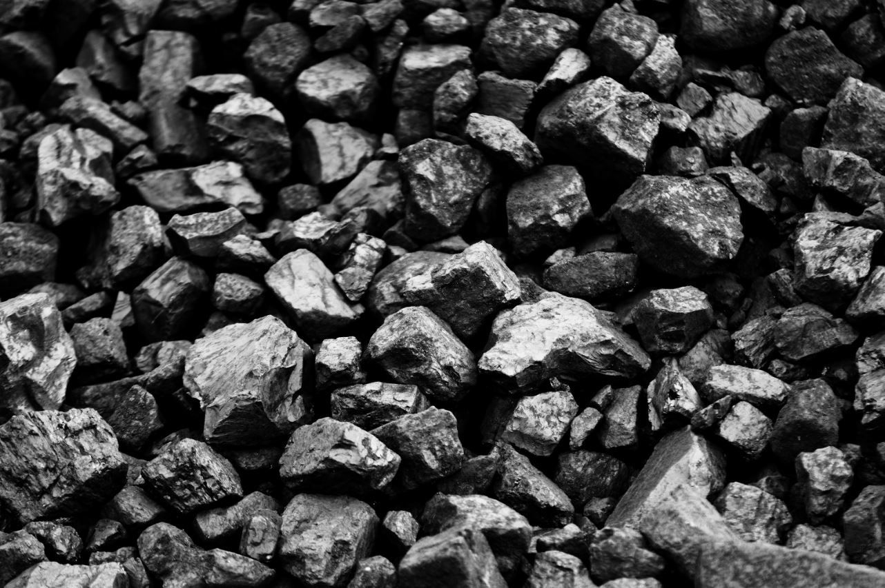 Банк Франции намерен отказаться от инвестиций в угольный сектор к концу 2024 года