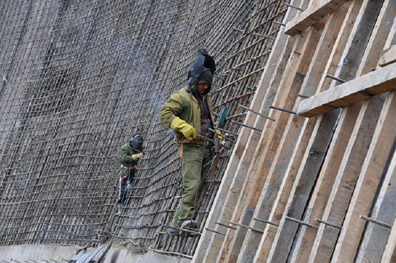 Сколько километров арыков построили и реконструировали в Алматы 