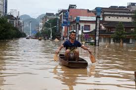 В результате наводнений на юге Китая погибли 19 человек