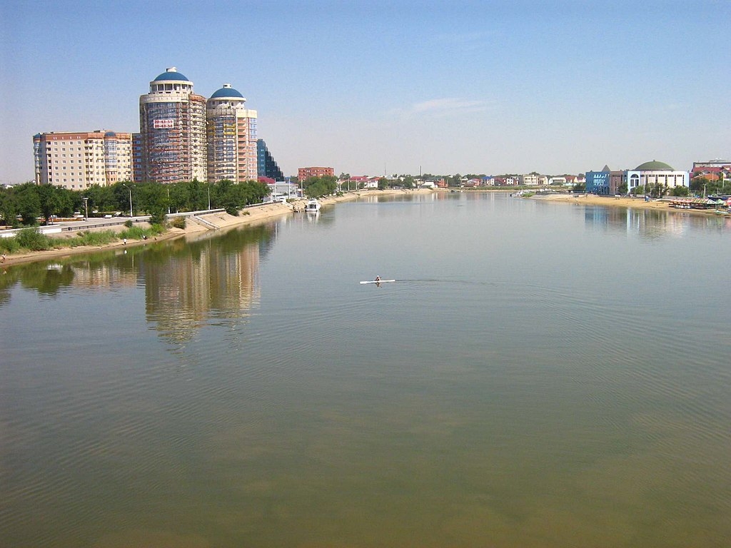 На реке Урал в Атырау начался внеплановый отбор проб воды