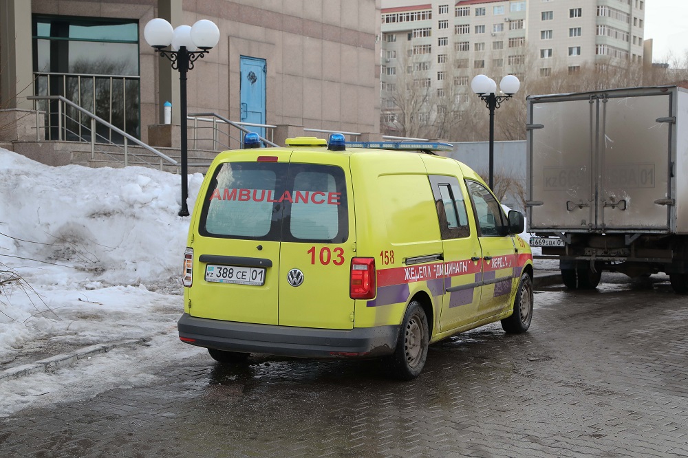 Фельдшер скорой помощи в Павлодаре заразился коронавирусом