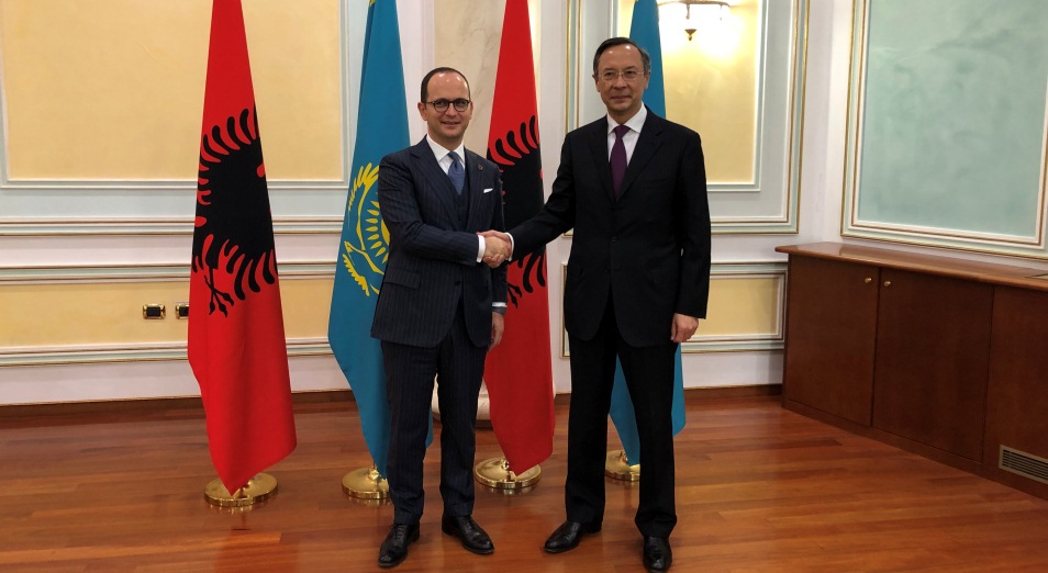 Казахстан и Албания обсудили введение безвизового режима для граждан двух стран