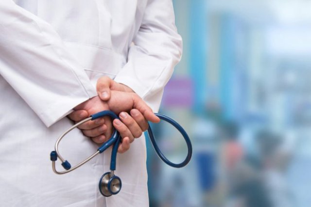 В Атырау временно отстранен от должности главный врач областной больницы