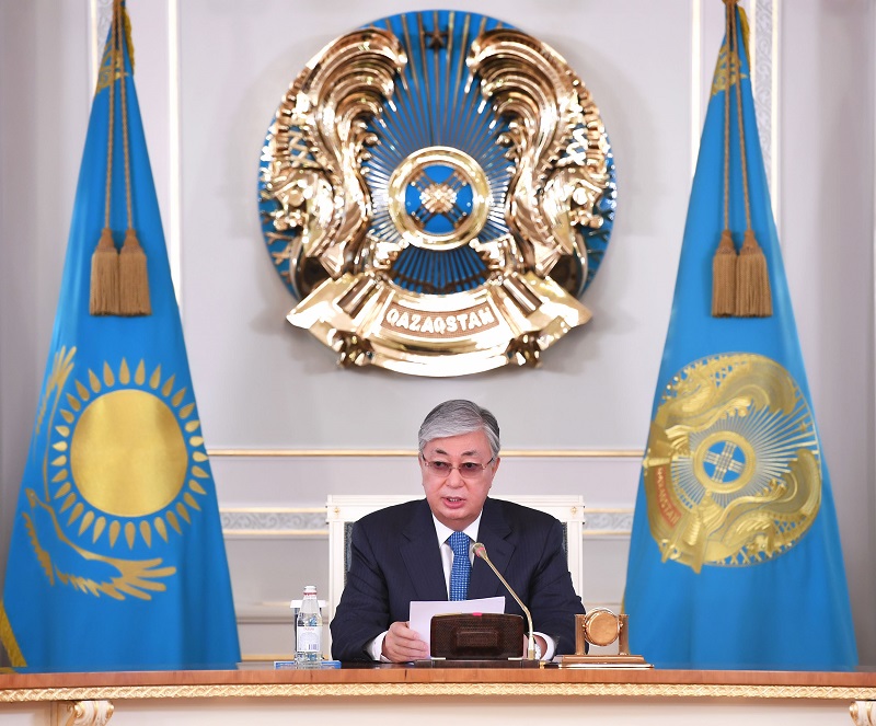 Касым-Жомарт Токаев объявил выговор министру обороны Казахстана