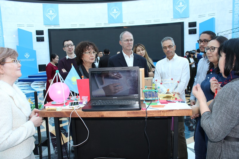 В Астане прошел первый в Казахстане фестиваль для STEM учителей