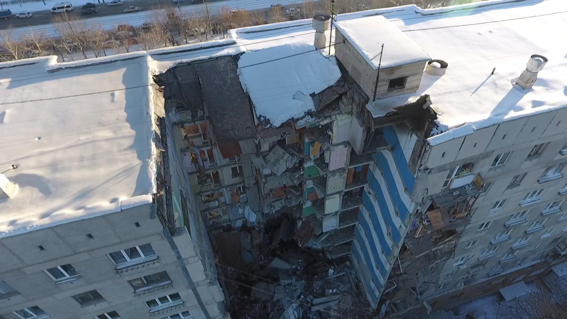 Число погибших при обрушении части дома в Магнитогорске превысило 20