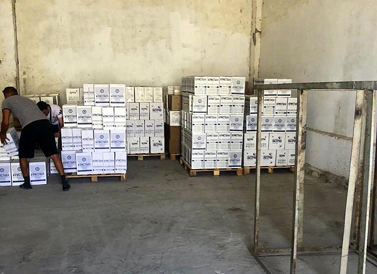 Более 13 тысяч бутылок контрафактной водки изъяли со склада в Актау