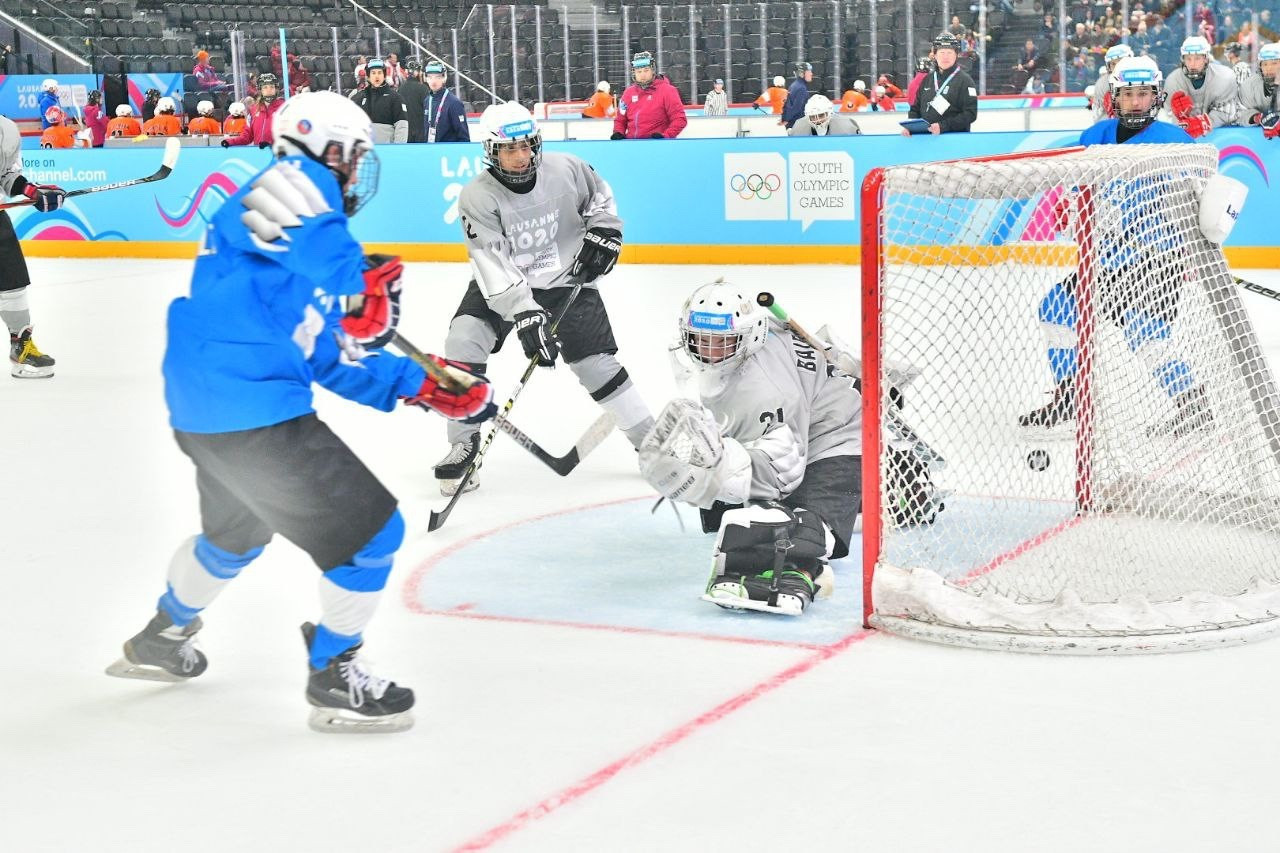 Лозанна-2020: Қазақстандық хоккейші жарысты жеңіспен бастады 