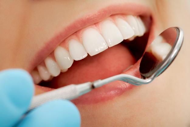 Жительница Атырауской области взыскала со стоматологической клиники полмиллиона тенге