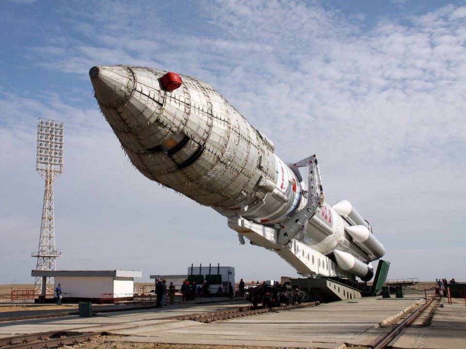 На Байконур прибыли зарубежные спутники для запуска ракетой "Протон-М"