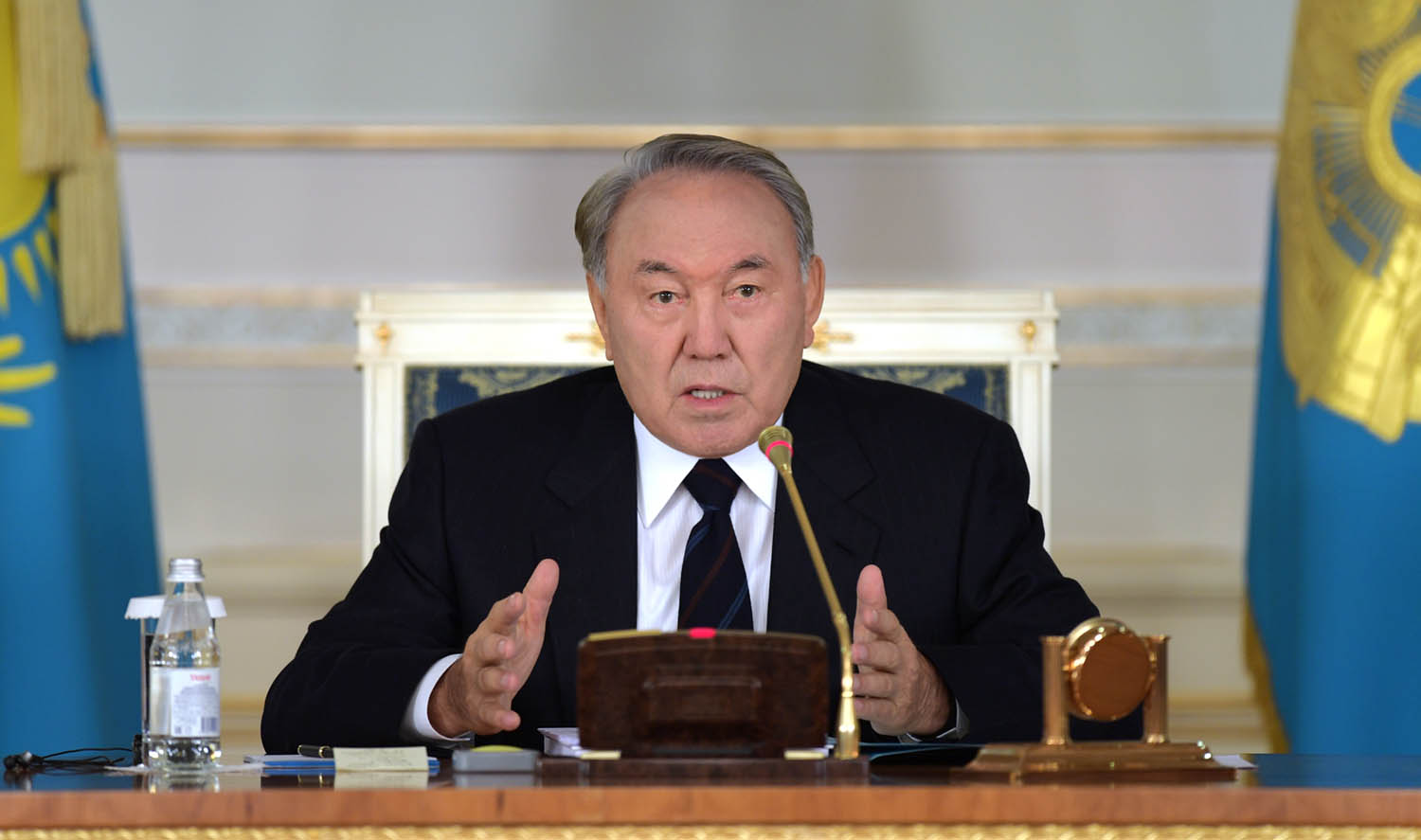 Нурсултан Назарбаев опроверг слухи о досрочных президентских выборах в РК 