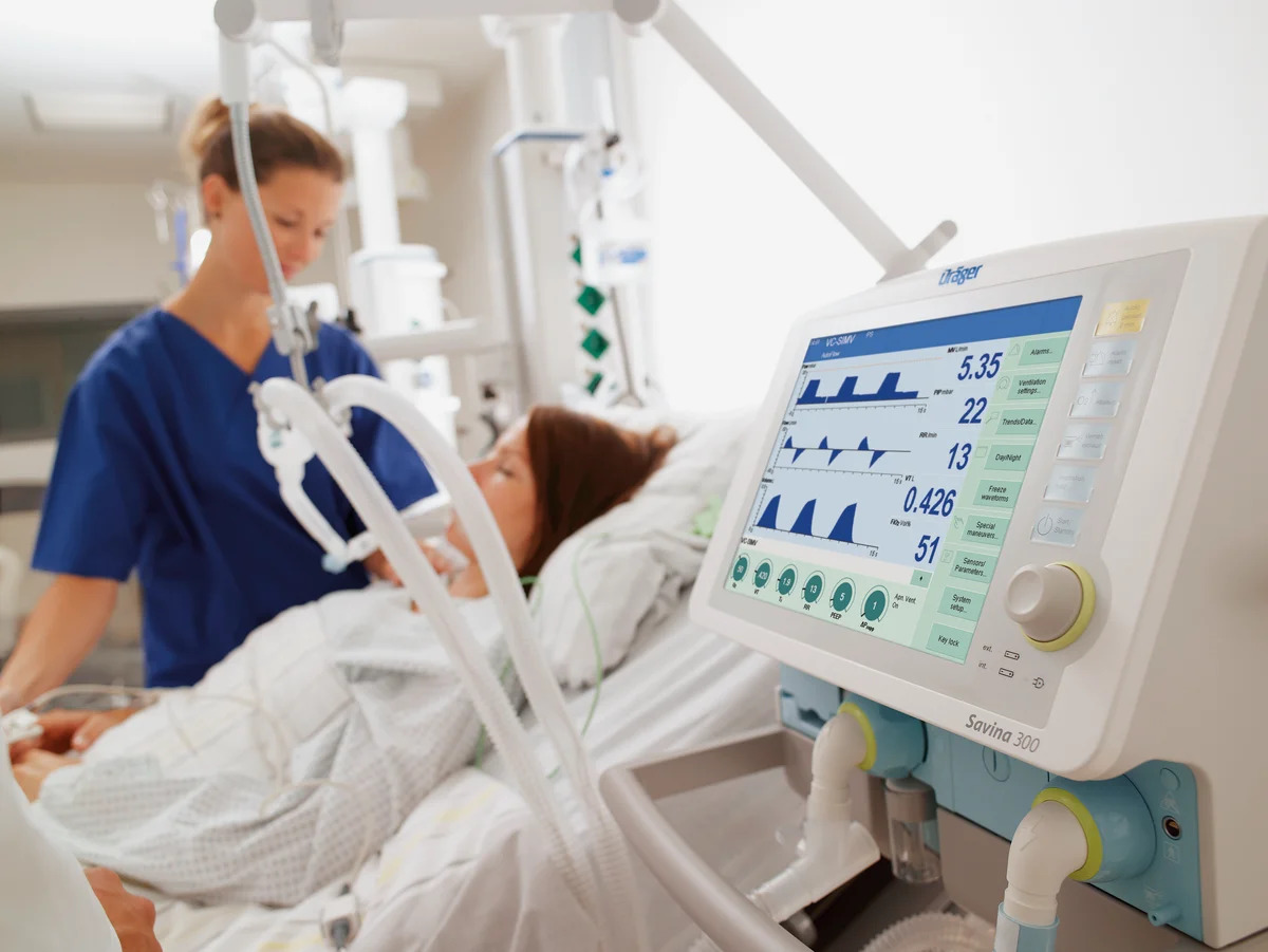 В Кокшетау вдвое увеличили объемы выпуска аппаратов искусственной вентиляции легких