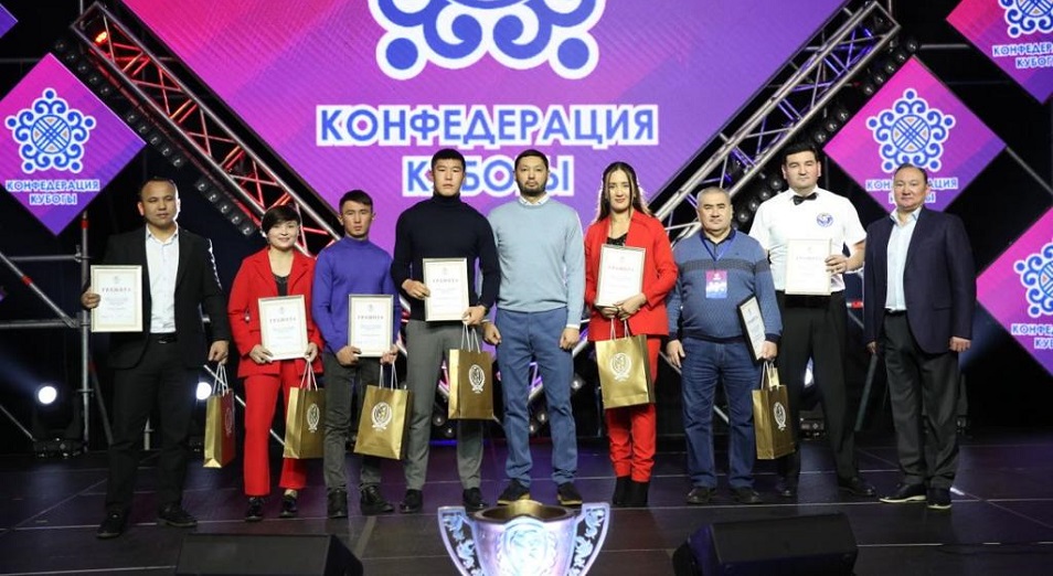 Нурдаулетов стал боксером года в Казахстане