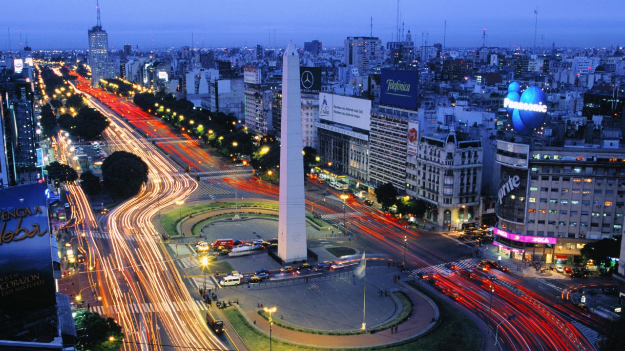 Аргентинские законодатели заморозили свои зарплаты из-за кризиса