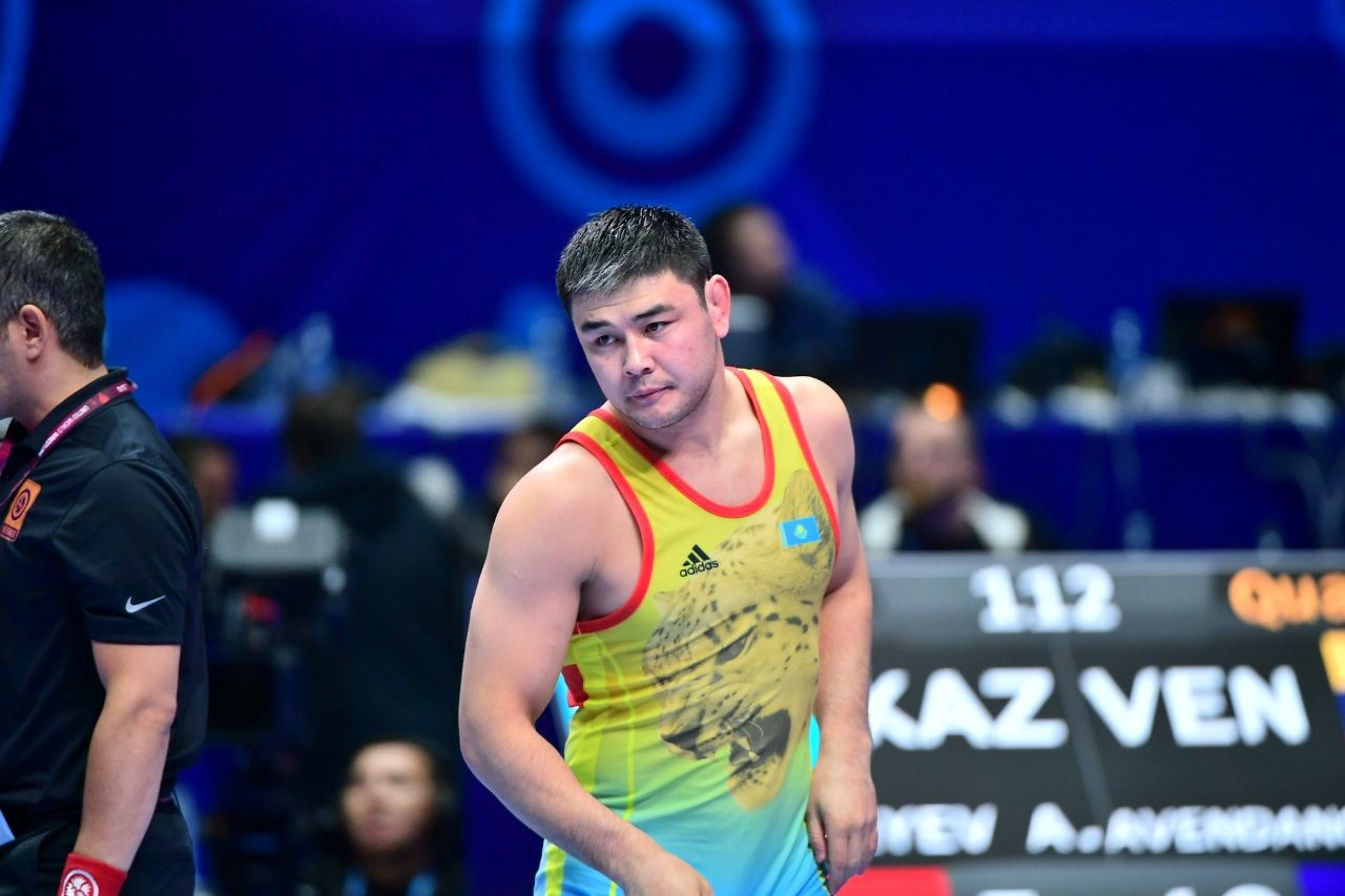 Азамат Кустубаев принес третью медаль Казахстану на чемпионате Азии по греко-римской борьбе