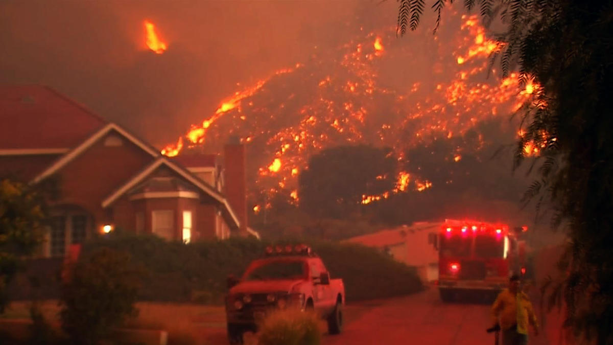 В Калифорнии локализовали самый крупный пожар в истории штата