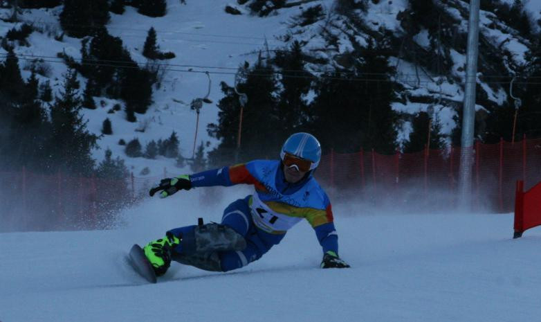 Роллан Садыков успешно выступил на чемпионате Болгарии по сноуборду