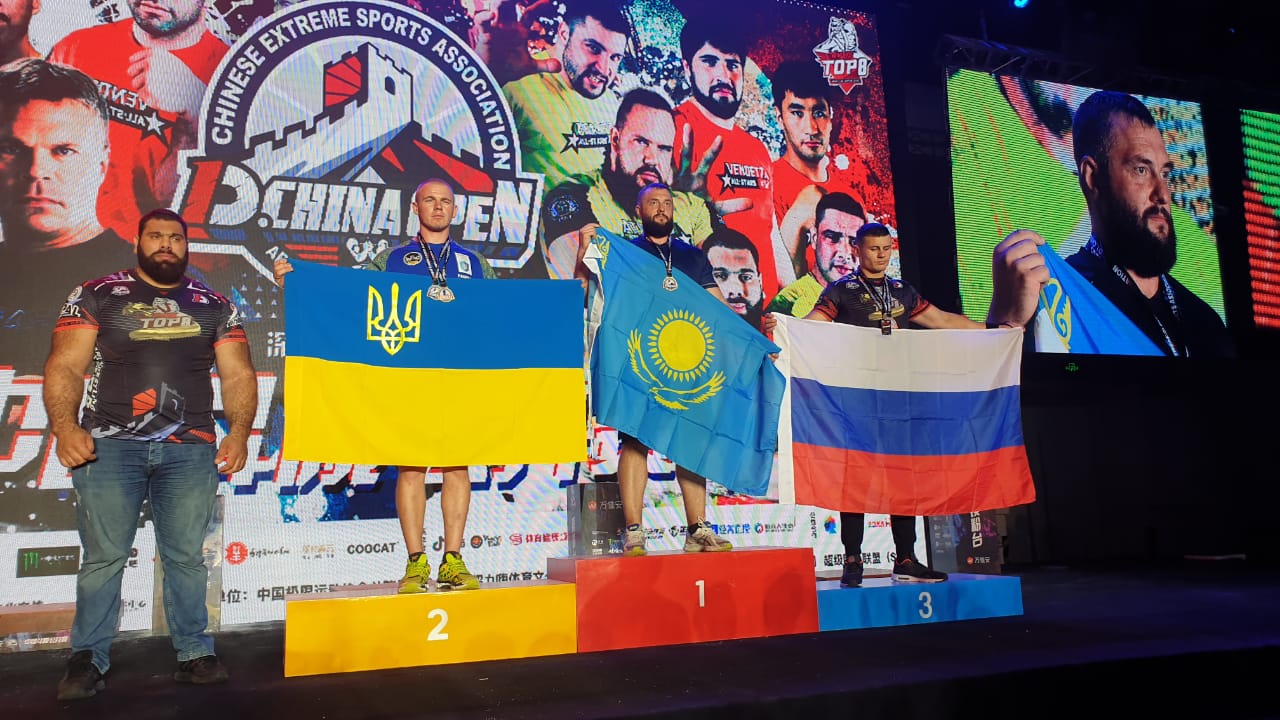 Илья Ильин стал чемпионом Международного турнира по армрестлингу в Китае