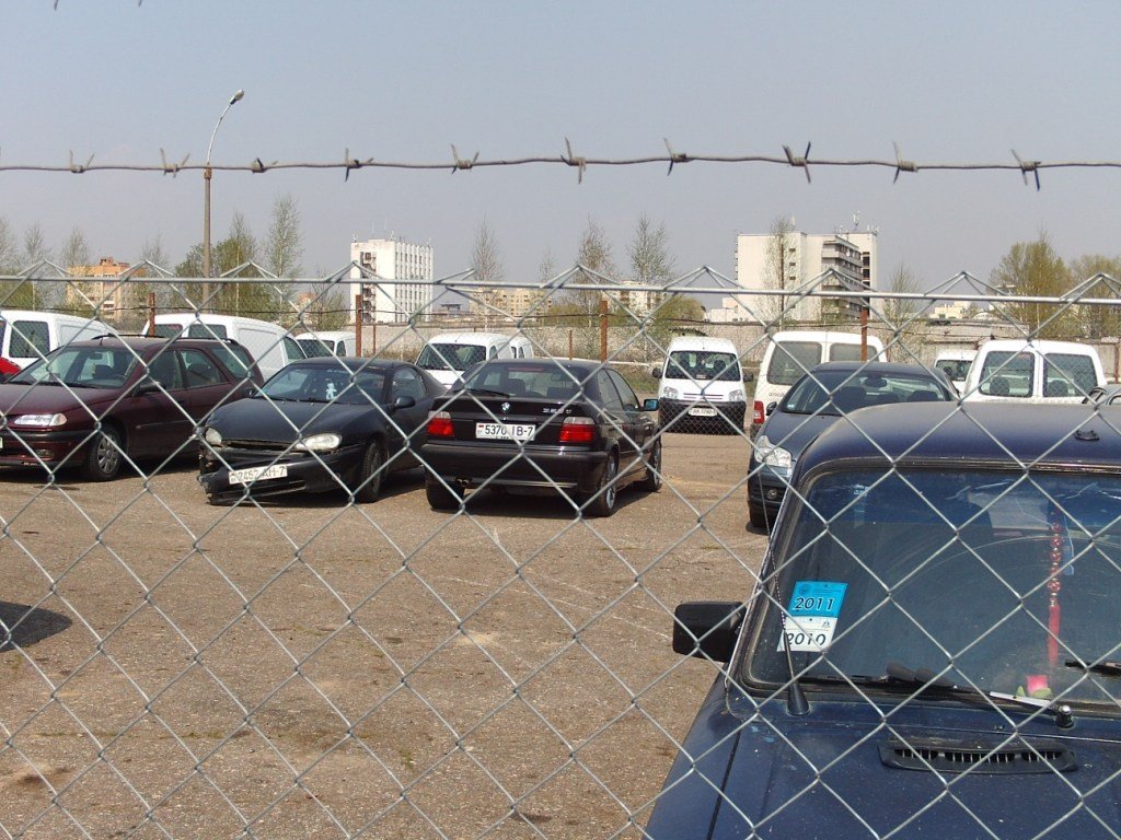 224 автомобиля попали на штрафстоянку в ЗКО за долги автовладельцев