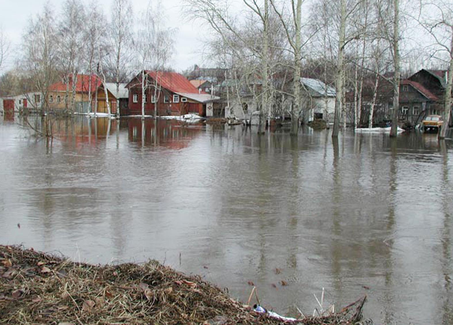 Пригородные села вокруг столицы спасают от потопа