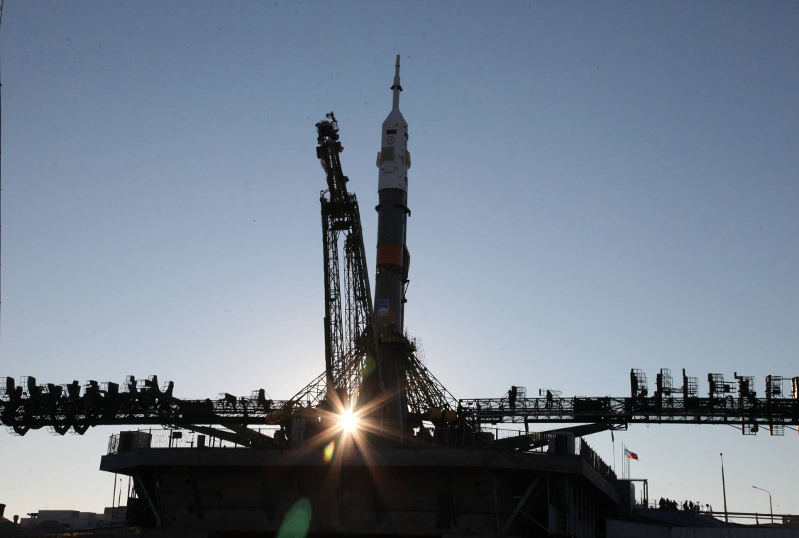 Запущенная с Байконура ракета-носитель "Прогресс МС-10" вышла на околоземную орбиту