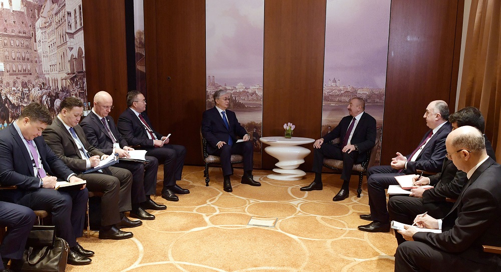 Касым-Жомарт Токаев пригласил Ильхама Алиева посетить Казахстан с официальным визитом 