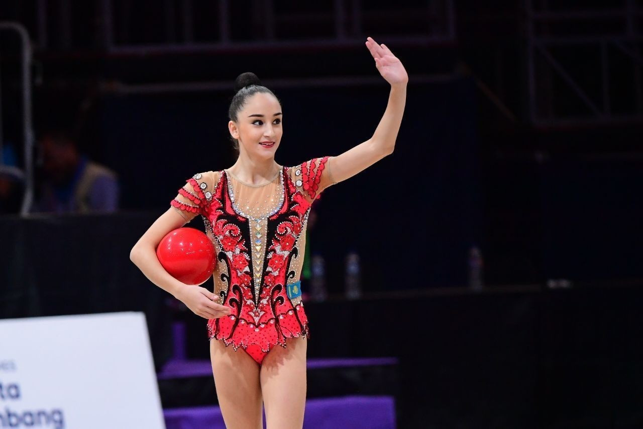 Две казахстанки выступили на этапе Кубка мира по художественной гимнастике