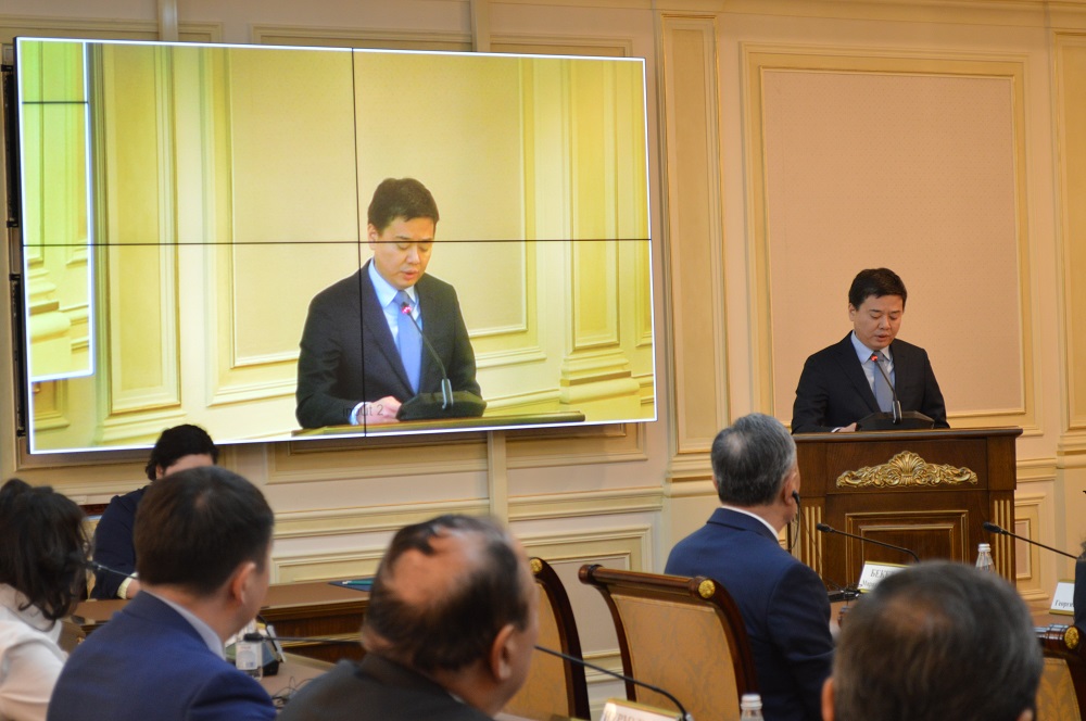 КС Казахстана удалился на совещание для принятия решения по обращению Нурсултана Назарбаева 