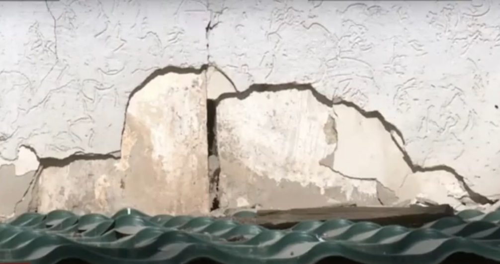 Школа в поселке Жылы Су Туркестанской области разрушается на глазах