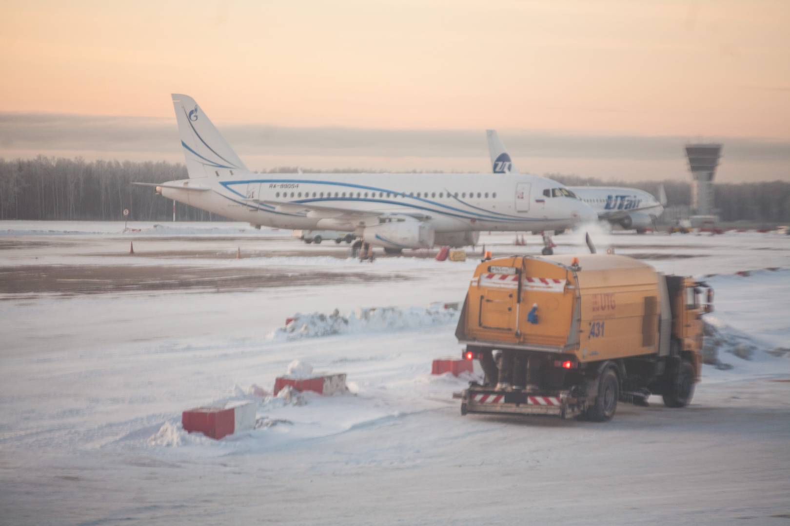В аэропортах Москвы задержаны и отменены более 40 рейсов   