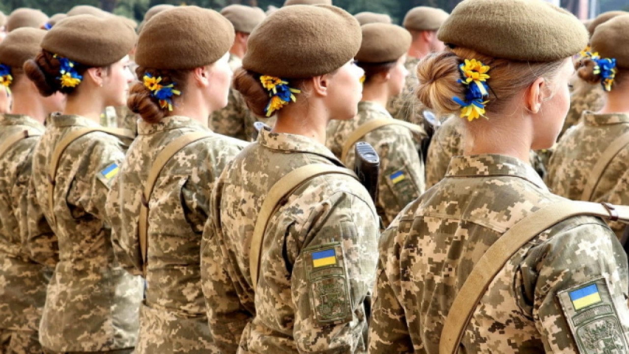 На Украине беременных и женщин с детьми поставят на воинский учет